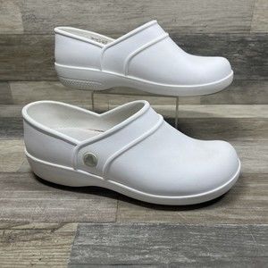 Crocs Neria Clogs Women’s Size 7 White Slip-Resistant Work Shoes 11773